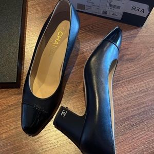 🖤CHANEL Classic Cap Toe CC Pumps🖤